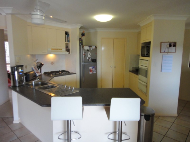 6 Eriskay Close, Ferny Grove QLD 4055