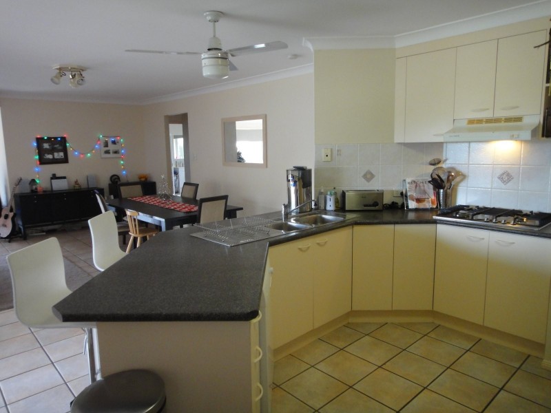 6 Eriskay Close, Ferny Grove QLD 4055