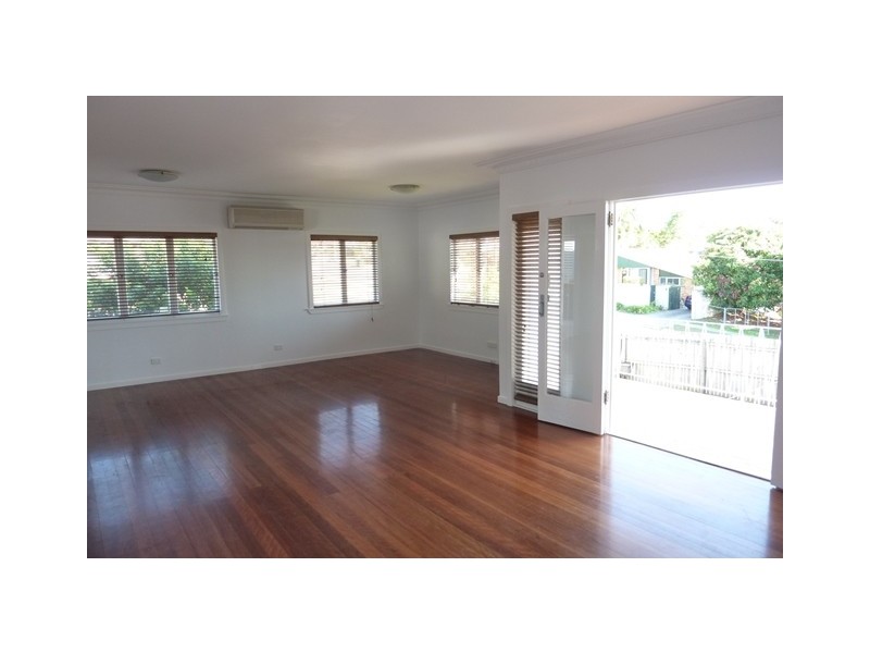 8 Coleridge Street, Stafford Heights QLD 4053