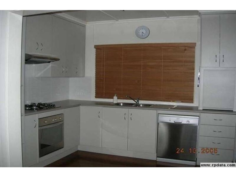 8 Coleridge Street, Stafford Heights QLD 4053