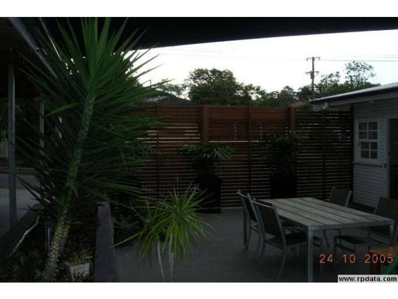 8 Coleridge Street, Stafford Heights QLD 4053