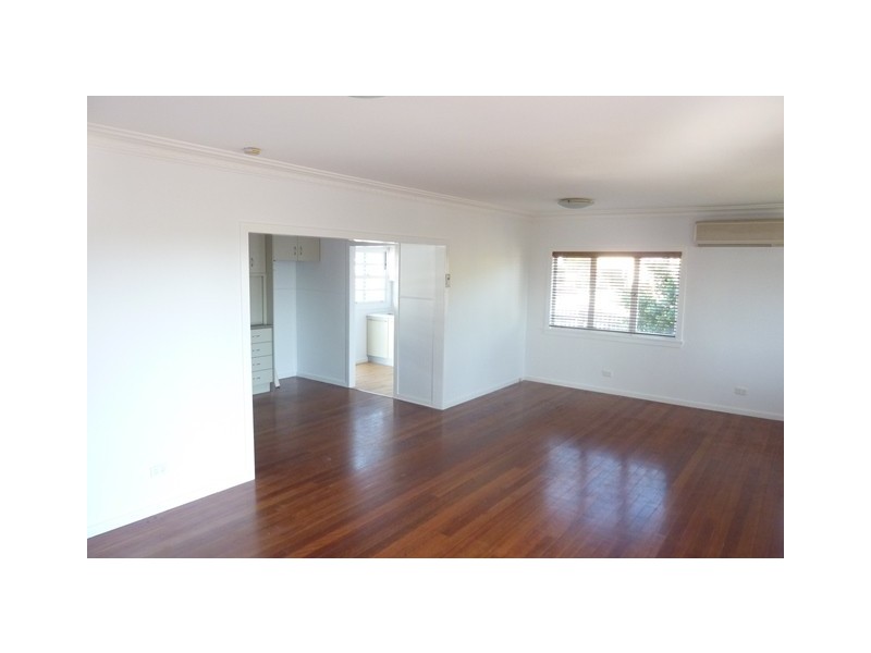 8 Coleridge Street, Stafford Heights QLD 4053