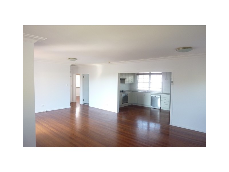 8 Coleridge Street, Stafford Heights QLD 4053