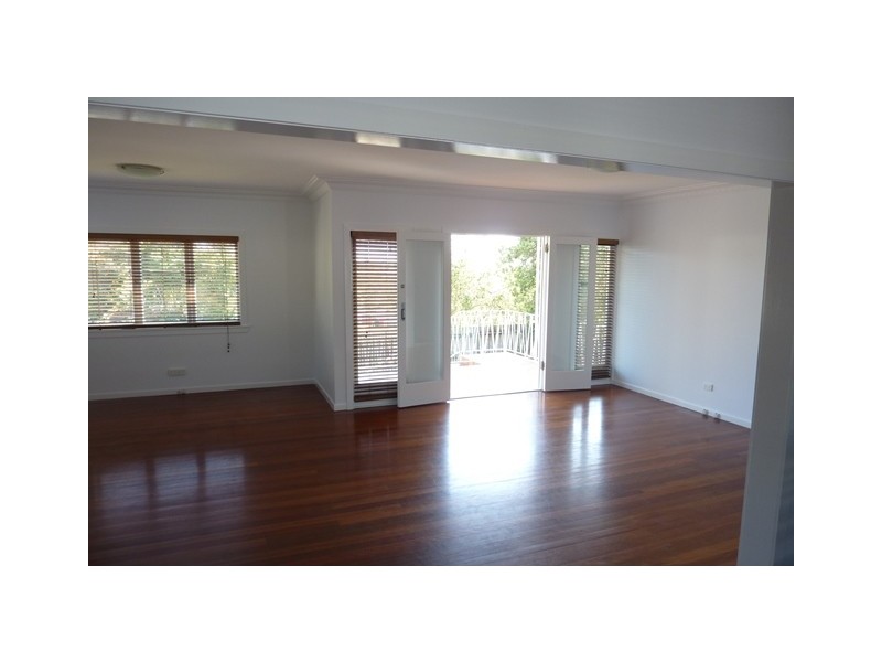 8 Coleridge Street, Stafford Heights QLD 4053