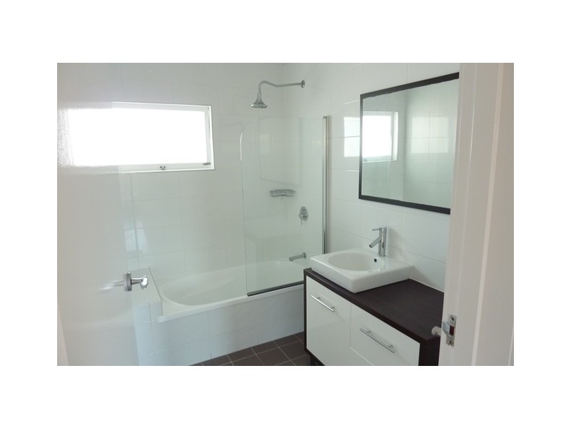 8 Coleridge Street, Stafford Heights QLD 4053