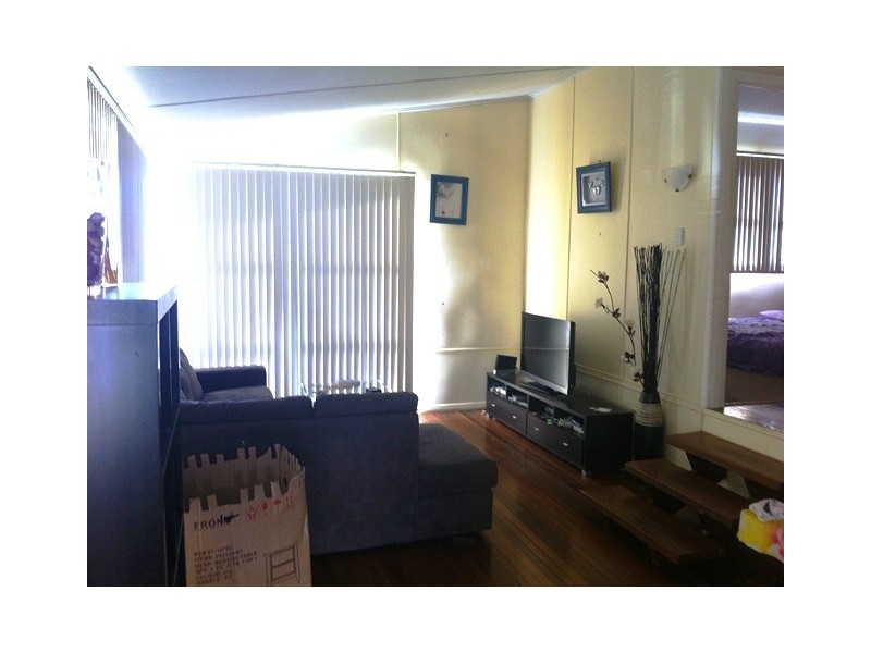 54 Webb St, Stafford Heights QLD 4053