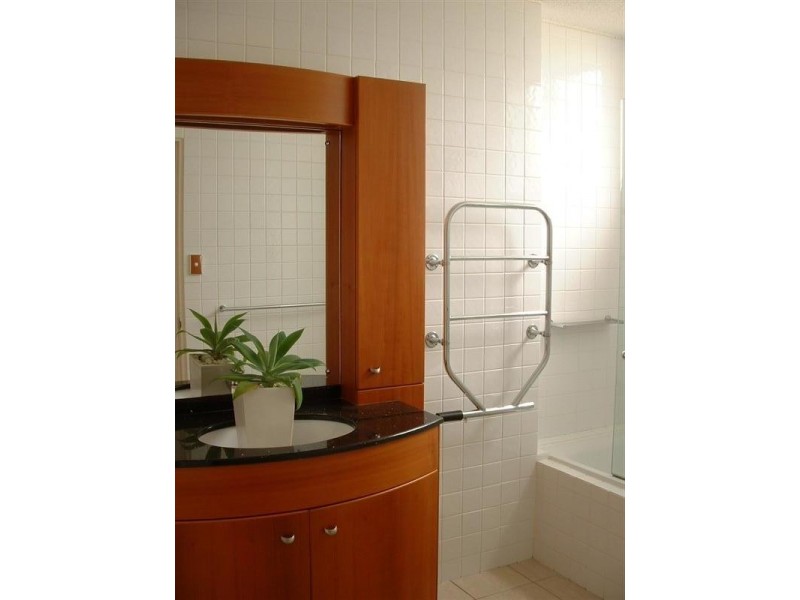 4/48 Dunmore Tce, Auchenflower QLD 4066