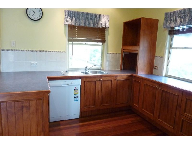 14 Woodtop Court, Ferny Hills QLD 4055