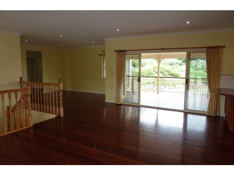 14 Woodtop Court, Ferny Hills QLD 4055