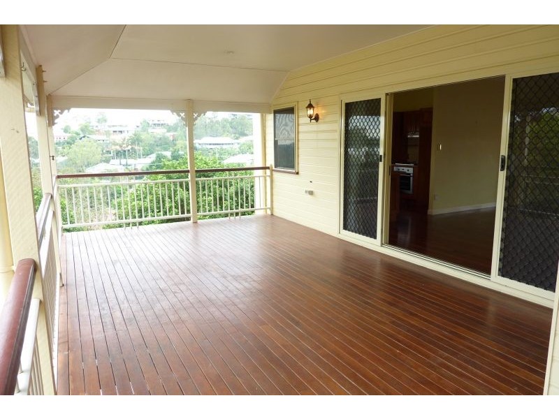 14 Woodtop Court, Ferny Hills QLD 4055