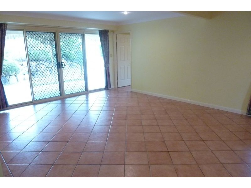 14 Woodtop Court, Ferny Hills QLD 4055