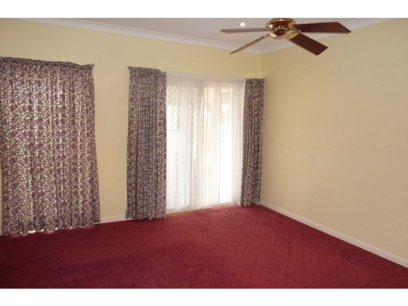 14 Woodtop Court, Ferny Hills QLD 4055