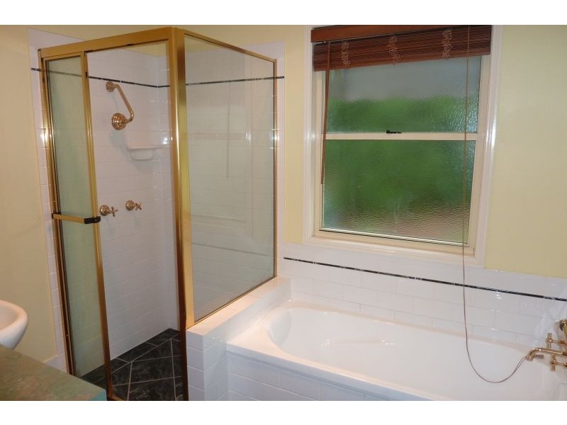 14 Woodtop Court, Ferny Hills QLD 4055