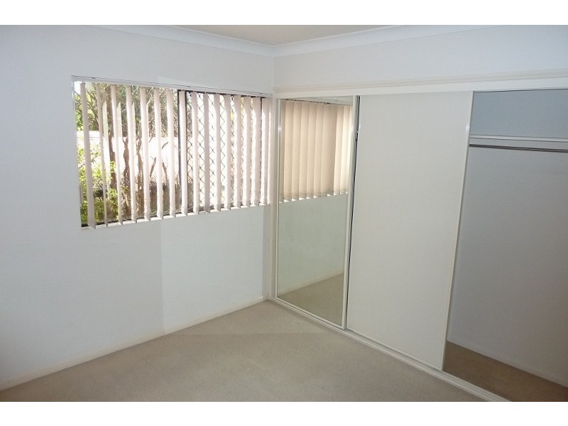 2/1 Kedron Avenue, Mitchelton QLD 4053