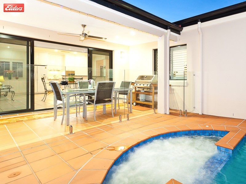 10 Flametree Street, Bridgeman Downs QLD 4035