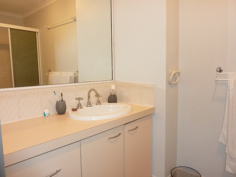 60/38 Grove Ave, Arana Hills QLD 4054