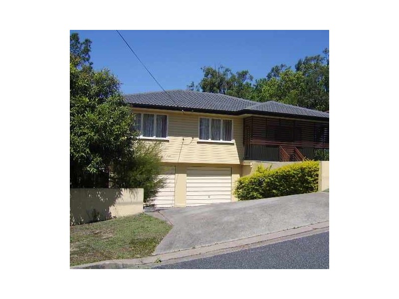 16  Doulton Street, Stafford Heights QLD 4053