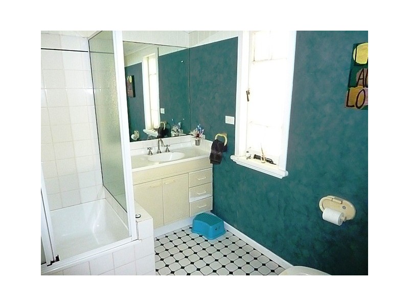 10 Grays Road, Gaythorne QLD 4051