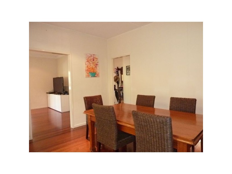 16 Yates Ave, Ashgrove QLD 4060