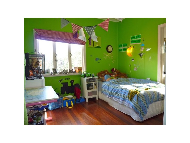16 Yates Ave, Ashgrove QLD 4060