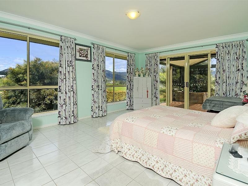 4 Sajla Court, Mount Samson QLD 4520