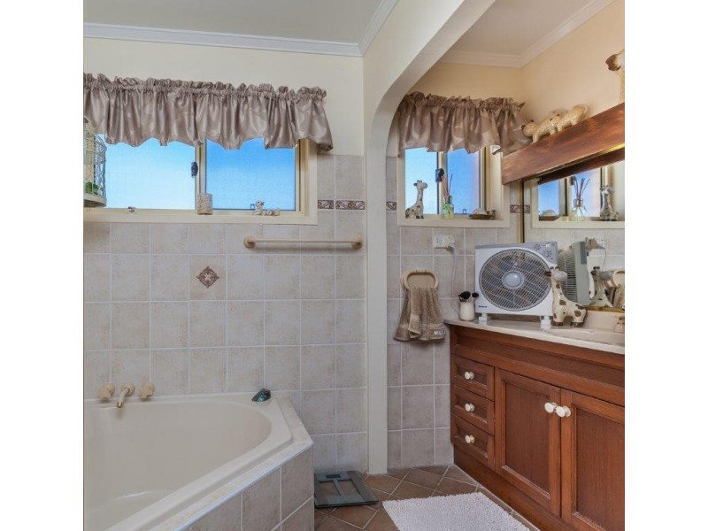 5 Lily Street, Everton Hills QLD 4053