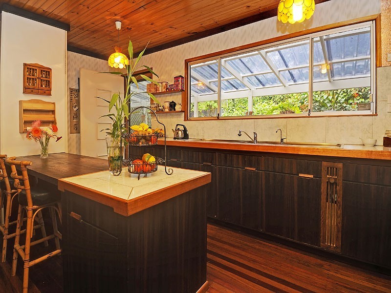 32 Owarra Avenue West, Ferny Hills QLD 4055