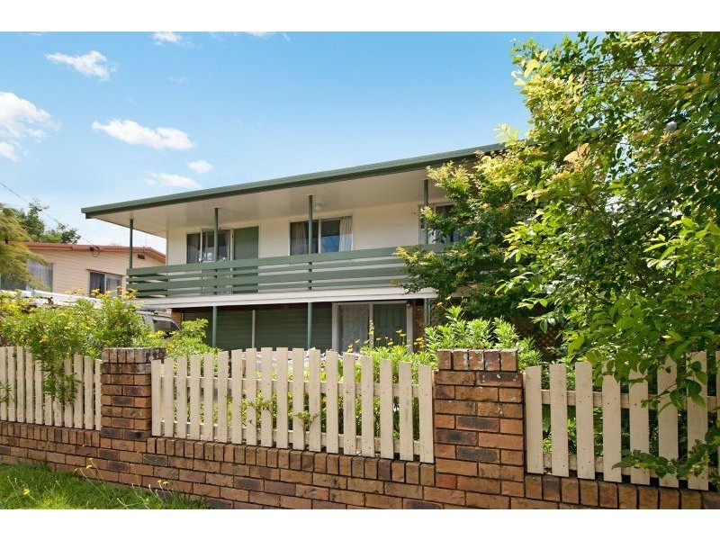 4 Hoxton Street, Arana Hills QLD 4054