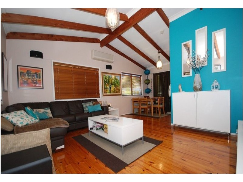 8 Slade St, Arana Hills QLD 4054