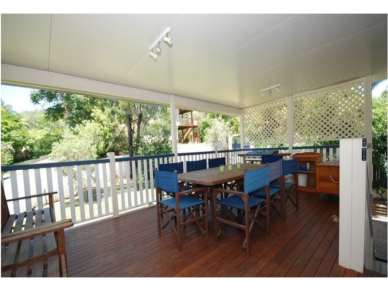 8 Slade St, Arana Hills QLD 4054