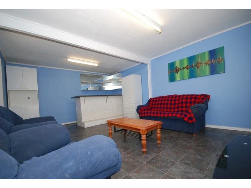 8 Slade St, Arana Hills QLD 4054