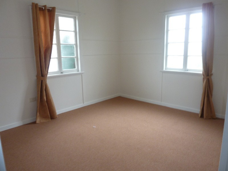 27 Deakin Street, Everton Park QLD 4053