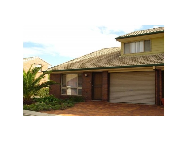 1/9 Leslie St, Arana Hills QLD 4054