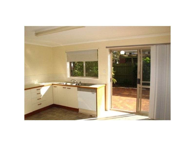 1/9 Leslie St, Arana Hills QLD 4054