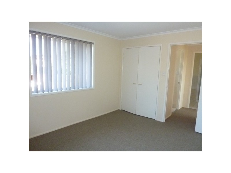 1/9 Leslie St, Arana Hills QLD 4054