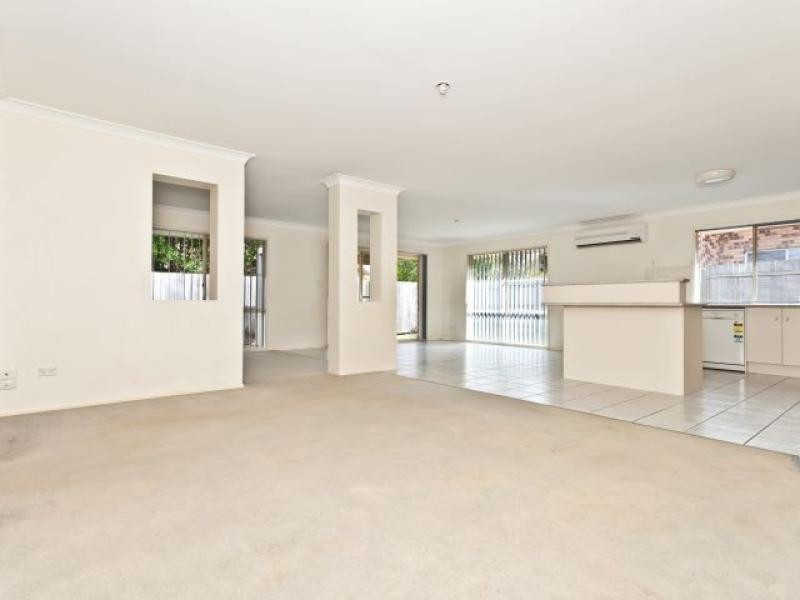 8 Grevillea Pl, Bridgeman Downs QLD 4035