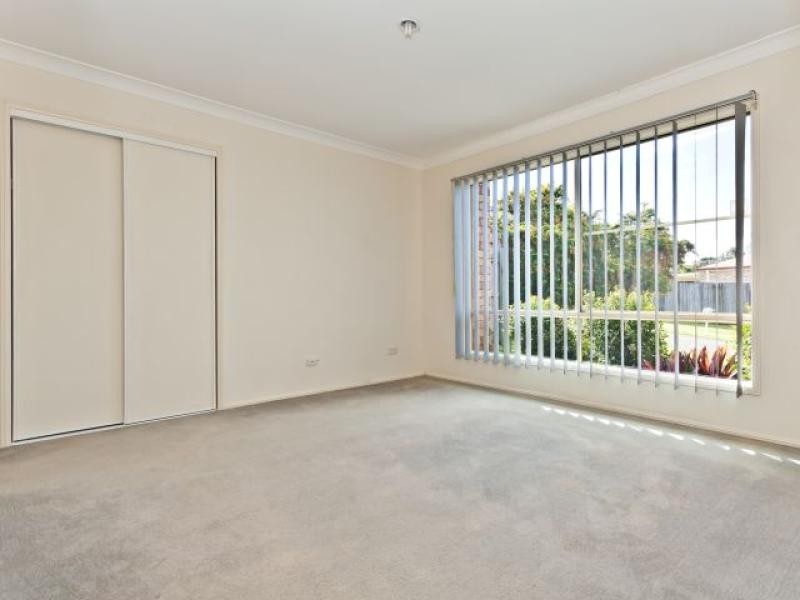 8 Grevillea Pl, Bridgeman Downs QLD 4035