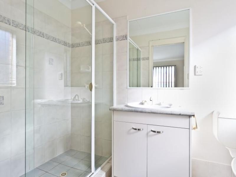 8 Grevillea Pl, Bridgeman Downs QLD 4035