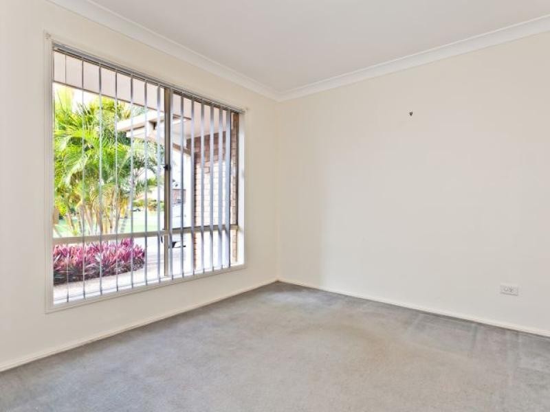 8 Grevillea Pl, Bridgeman Downs QLD 4035