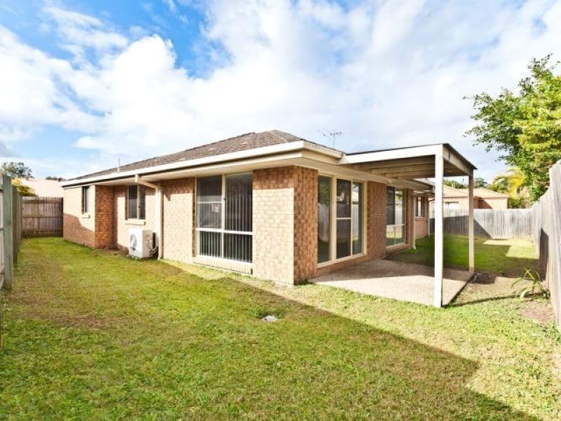 8 Grevillea Pl, Bridgeman Downs QLD 4035