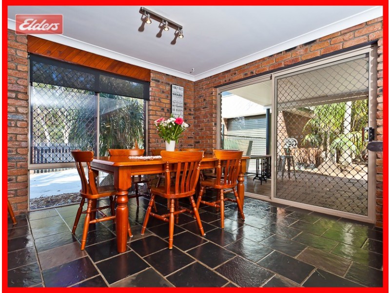 102 View Cres, Arana Hills QLD 4054