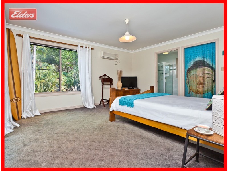 102 View Cres, Arana Hills QLD 4054