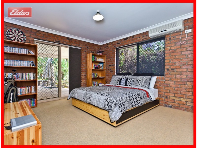 102 View Cres, Arana Hills QLD 4054