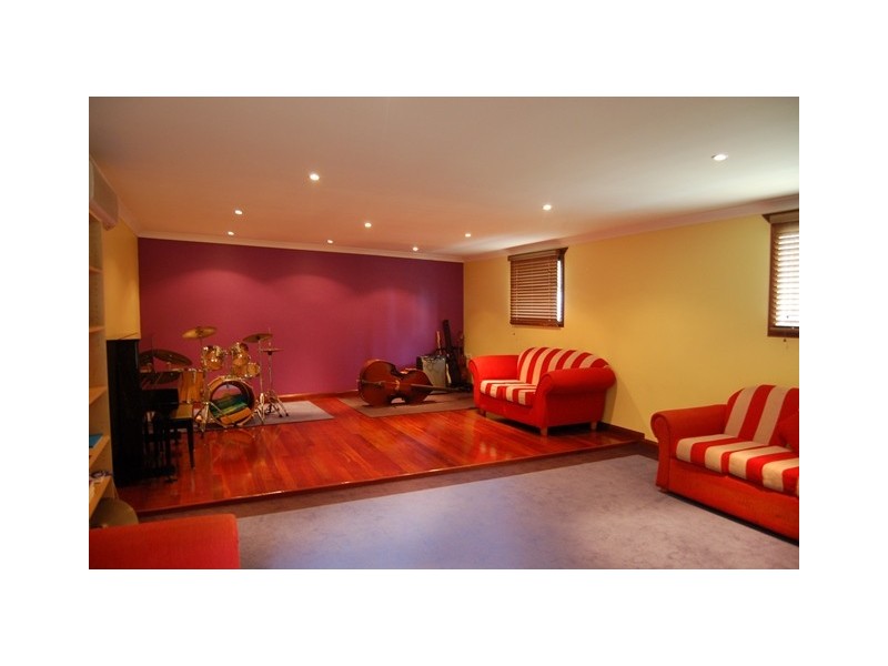 3 Windemere Court, Albany Creek QLD 4035