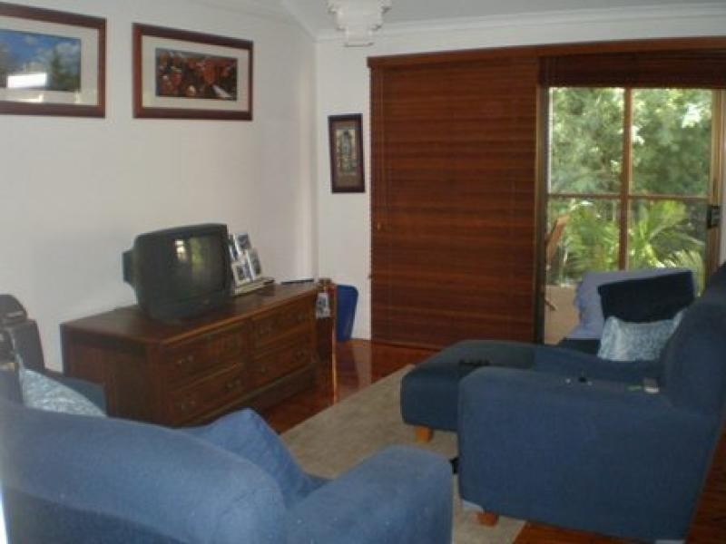 Unit 2/38 Dinterra Avenue, Ferny Hills QLD 4055