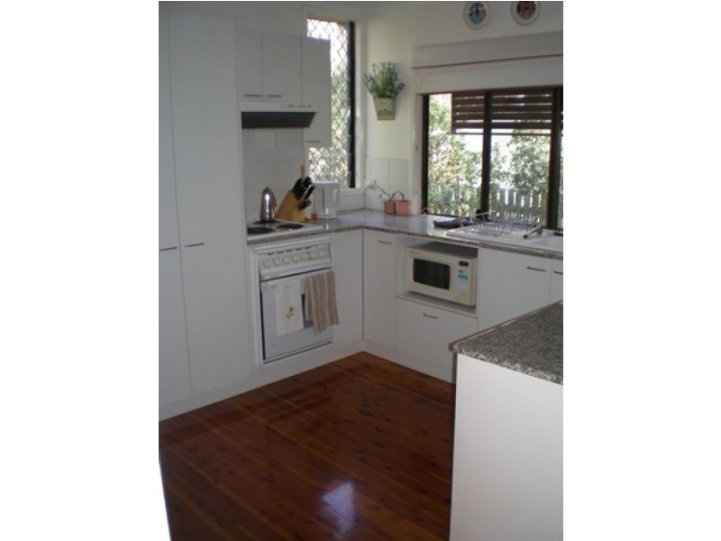 Unit 2/38 Dinterra Avenue, Ferny Hills QLD 4055