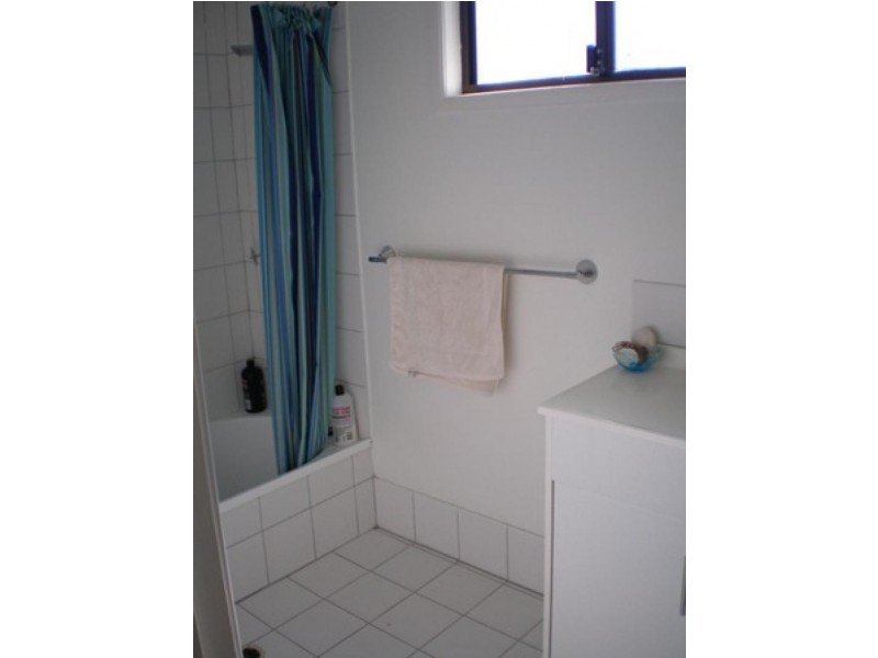 Unit 2/38 Dinterra Avenue, Ferny Hills QLD 4055