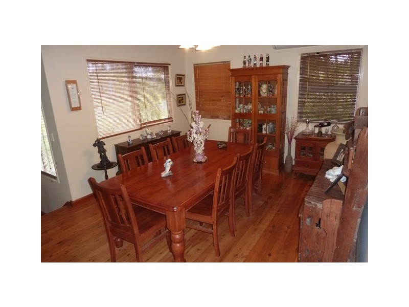 4 Woodgate Court, Ferny Hills QLD 4055