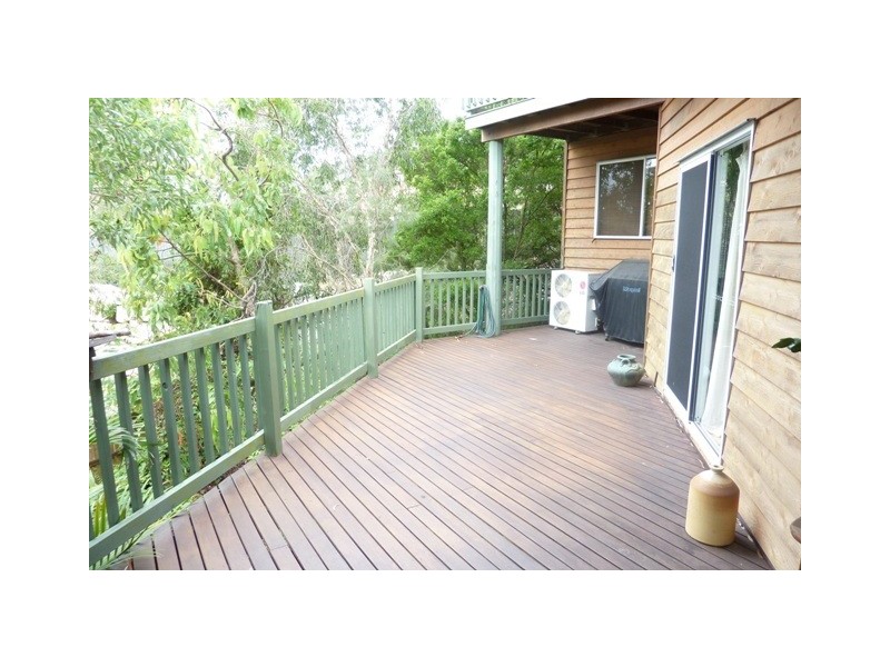 4 Woodgate Court, Ferny Hills QLD 4055