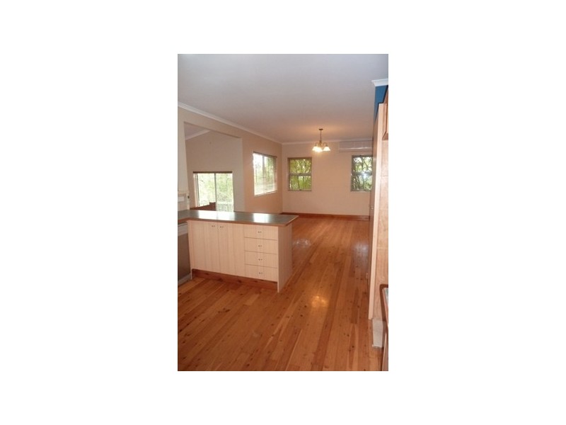 4 Woodgate Court, Ferny Hills QLD 4055